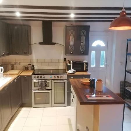 The Old Barn, Cosy Townhouse In Leominsterヴィラ エクステリア 写真