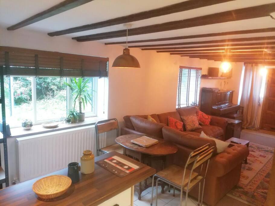 The Old Barn, Cosy Townhouse In Leominsterヴィラ エクステリア 写真